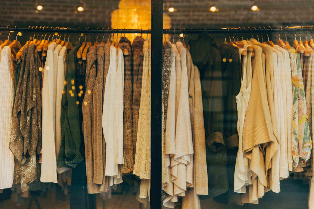 Unveiling the Secrets: How to Shop for Vintage Clothes Online